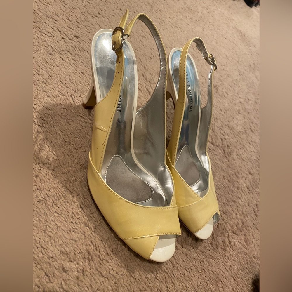 Gianni Bini Pastel Vintage Heels